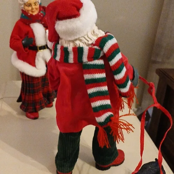 Dept 56 Possible Dreams Going For A W-A-L-K Christmas Figurine-Retired-Rare